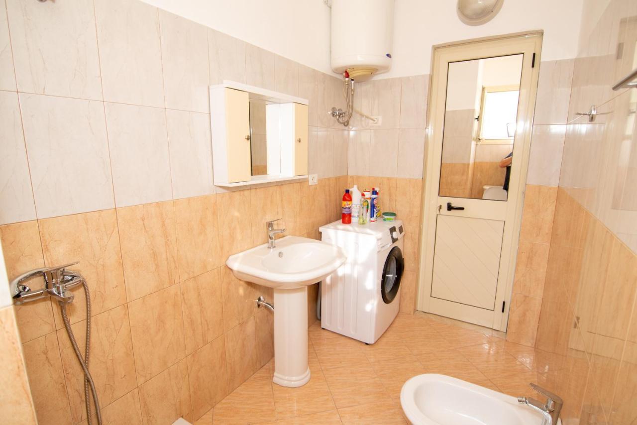Ami Apartament Vlorë Exterior foto